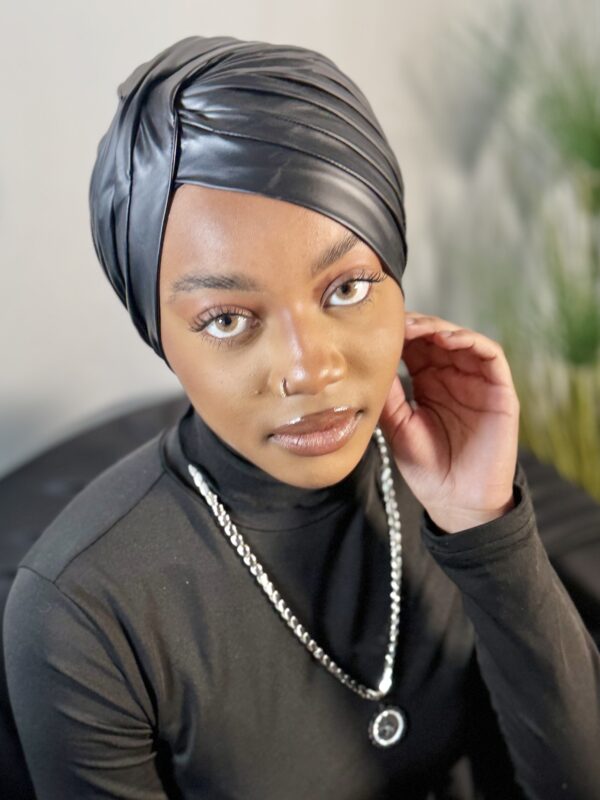 Turban Zeynab noir aspect cuir