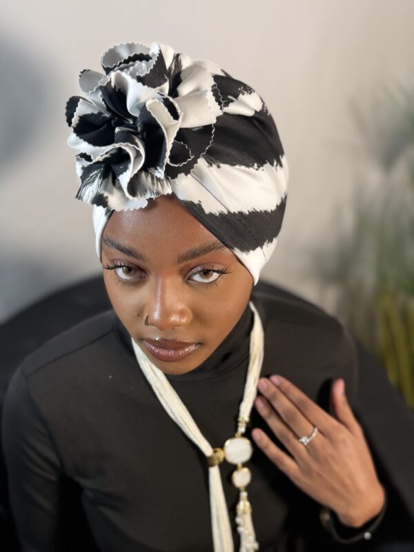 Turban prestige Maïna noir & blanc – Image 4