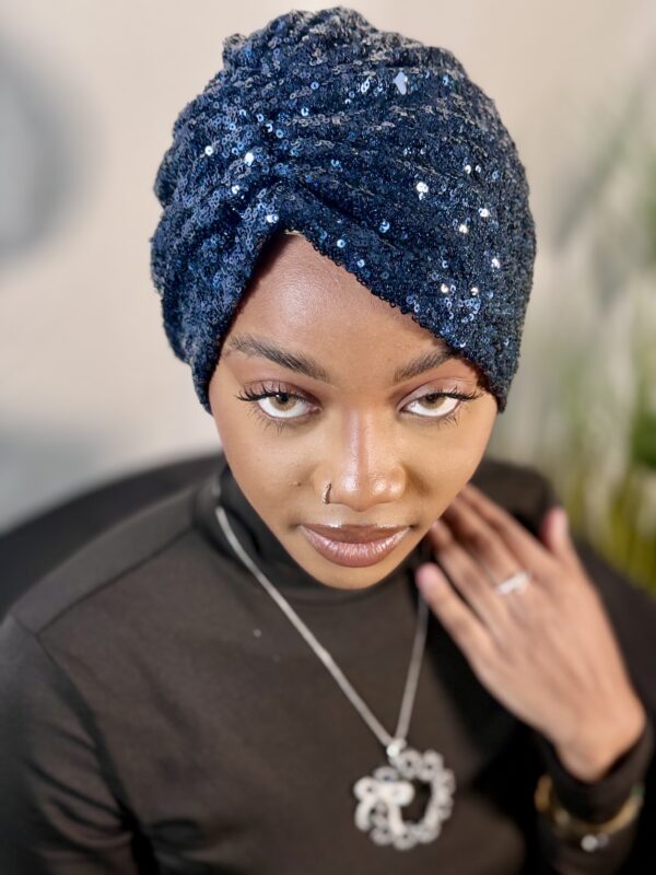 Turban prestige Jamila en sequins bleu profond