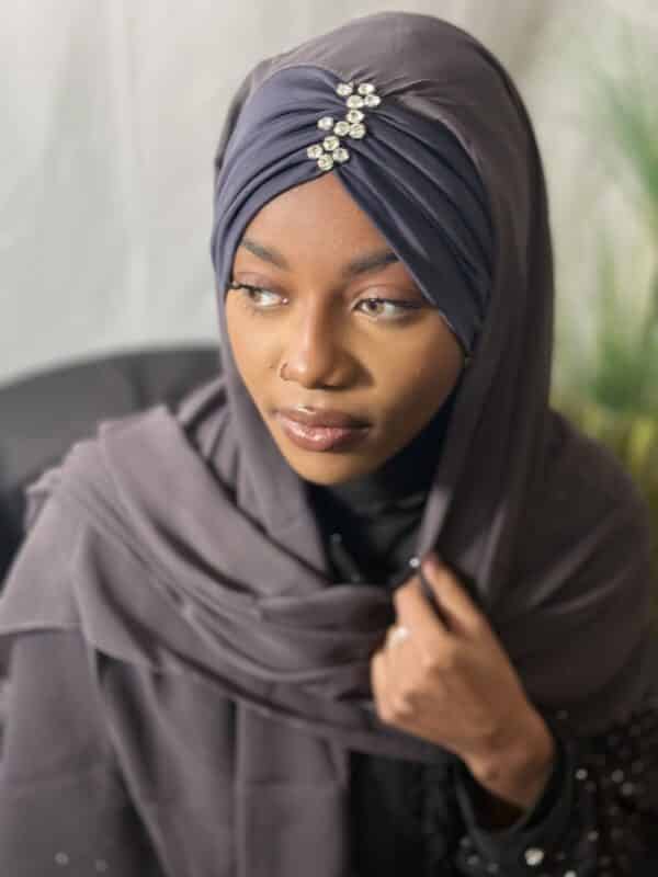 Hijab Voile Anissa gris bleuté à nouer – Image 2