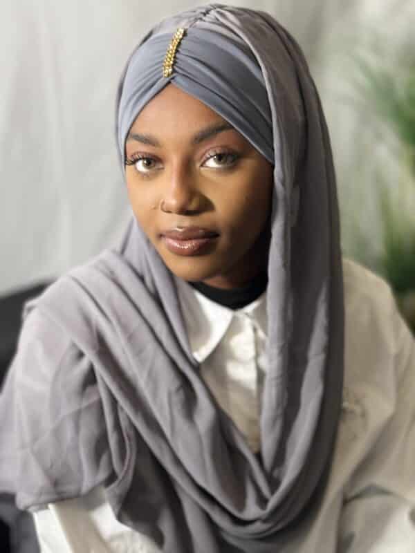 Hijab Voile Anissa gris bleuté à nouer – Image 3