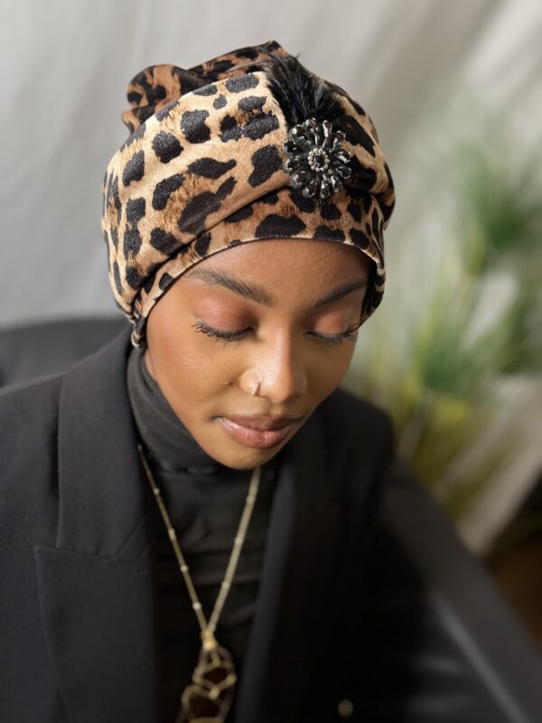 Turban prestige Zahra en velours léopard