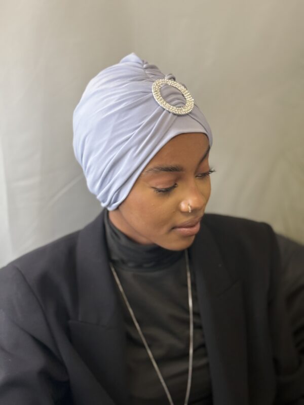 Turban Eve gris boucle argent – Image 3