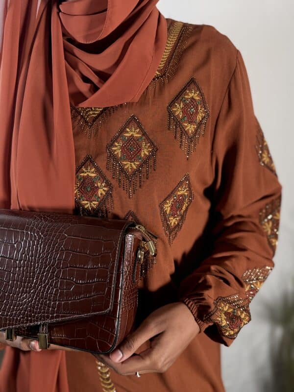 Robe coton brodée Nafissa Terraccota – Image 2