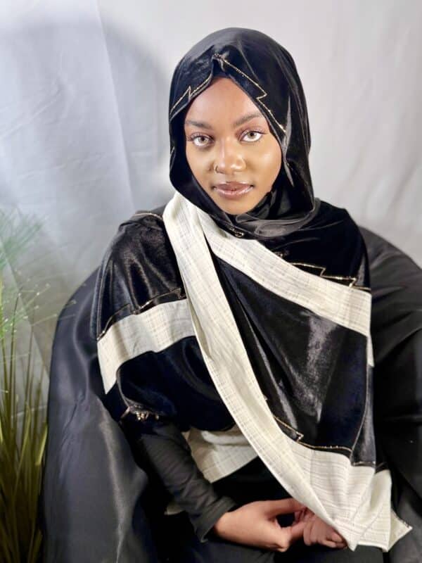 Voile Nour bicolore en velours noir et cachemire beige clair