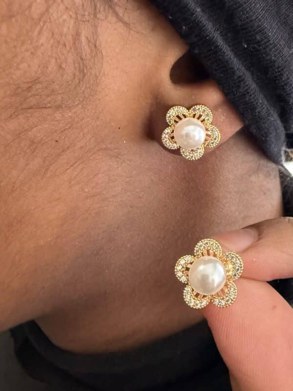 Boucles fleur or et perle nacrée-stainless-steel