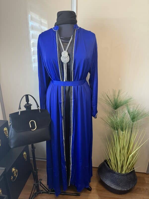 Abaya Kimono satinée Aziza bleu roi & noir – Image 3