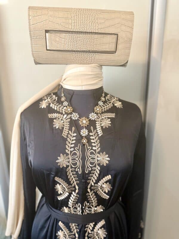 Robe Assia satinée noire champagne – Image 2
