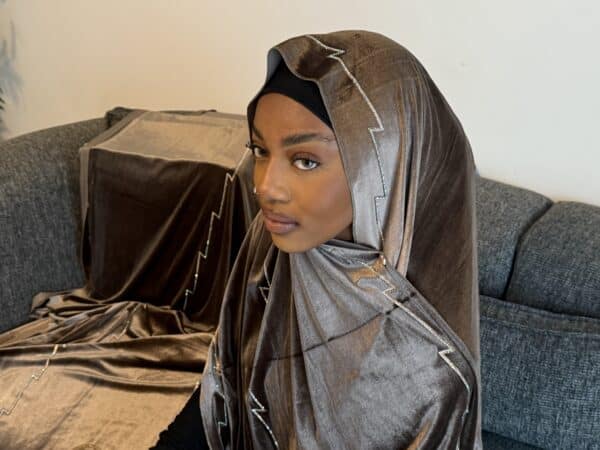 Voile Yasmine en velours soyeux marron tabac