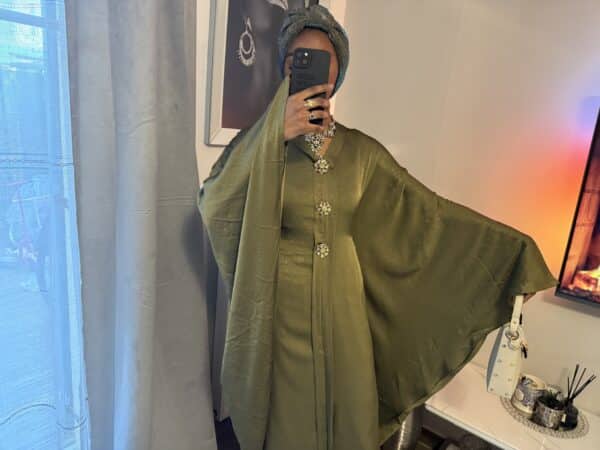 Abaya Sarah satinée vert-olive