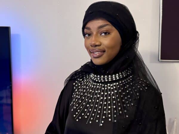 Robe Abaya satinée Nafissa noire – Image 3