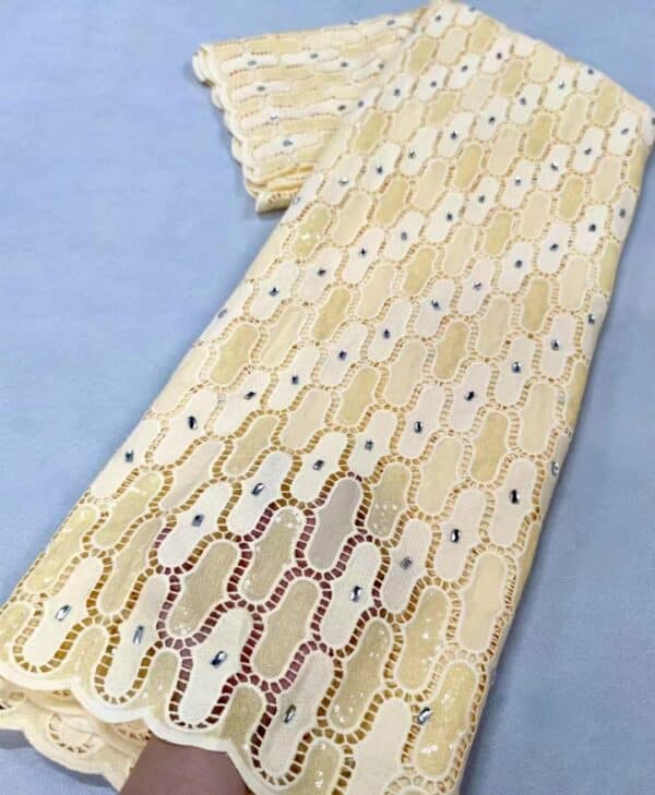 Original tissus brodé pur coton jaune poussin 5 yards